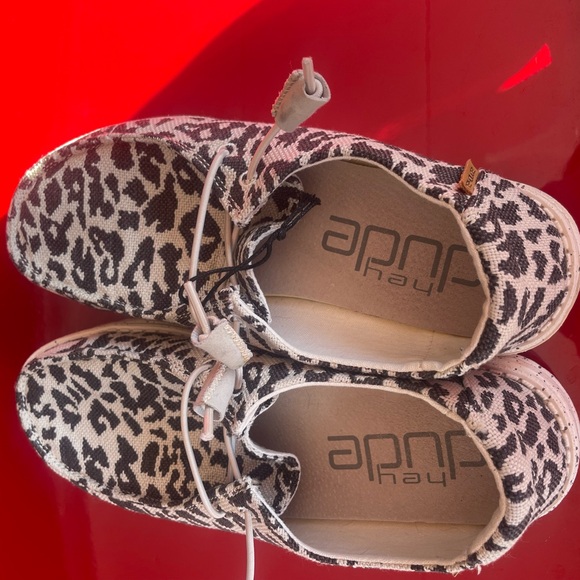 Hey Dude womens Black and White Moccasins Slip-On Shoes animal print - Picture 3 of 8